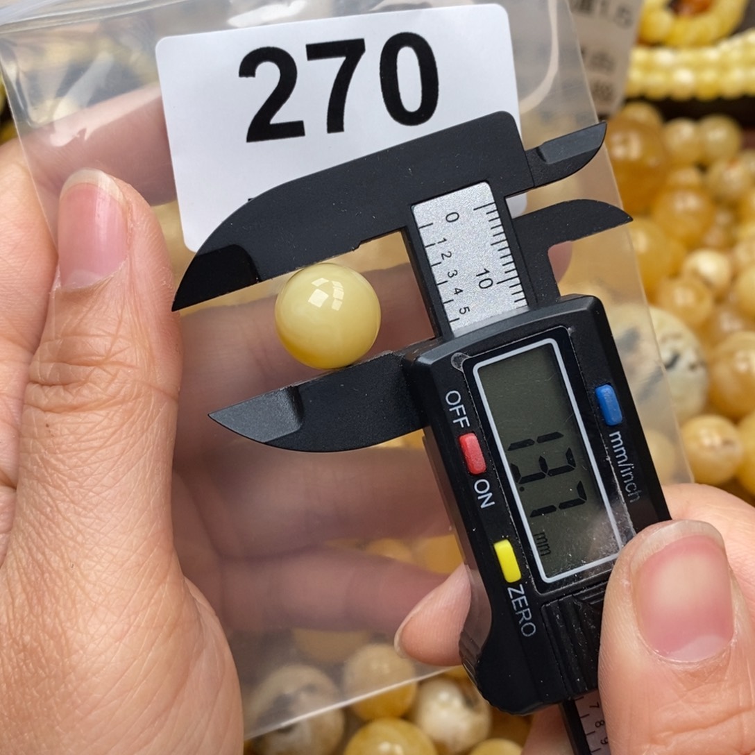 蜜蜡珠宝奇石未镶嵌