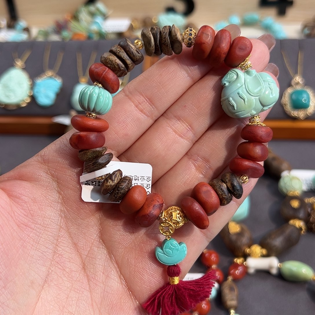 南红玛瑙18K金镶嵌手串唐马藏扣手串