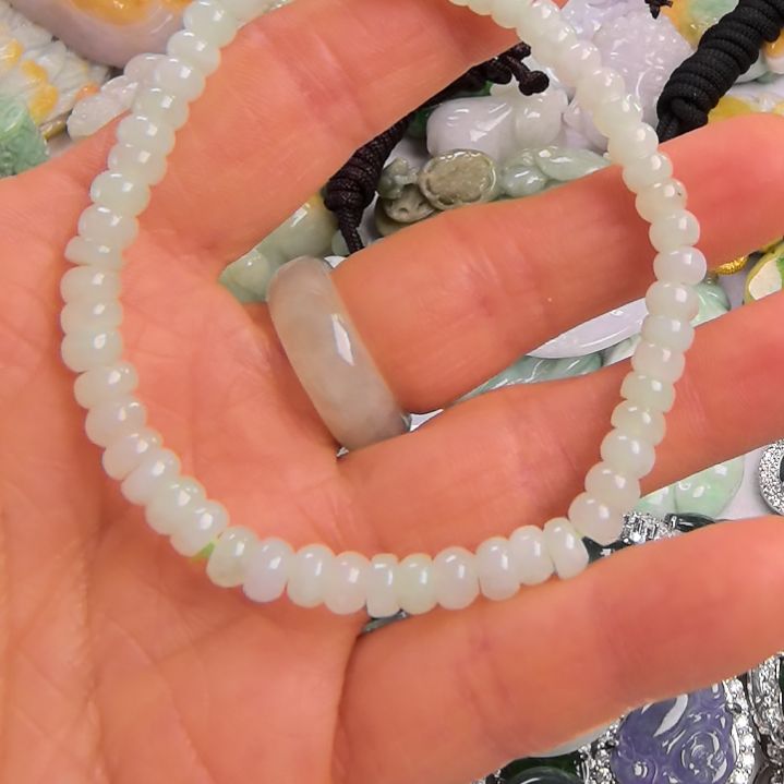 翡翠颈饰未镶嵌手串