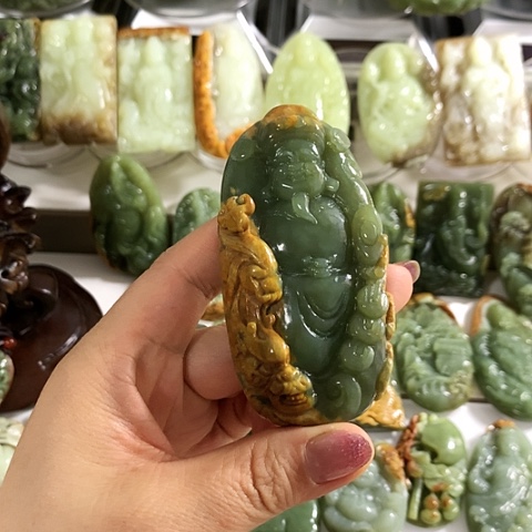 岫岩河磨玉（透闪石质玉）吊坠未镶嵌