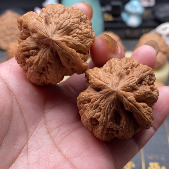 文玩核桃吊坠粗筋