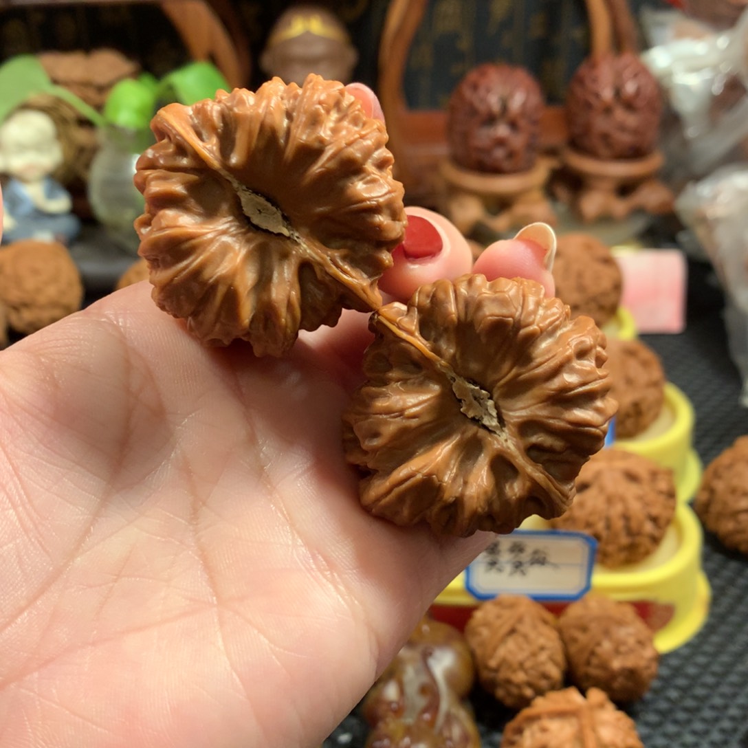 文玩核桃把件平谷凹底