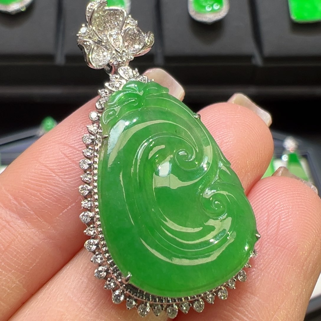 翡翠颈饰18K金镶嵌收到货48小时鉴赏期