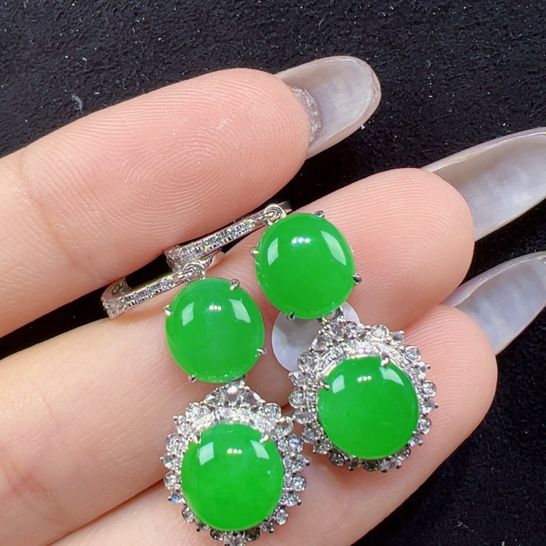 翡翠18K金镶嵌耳饰蛋面