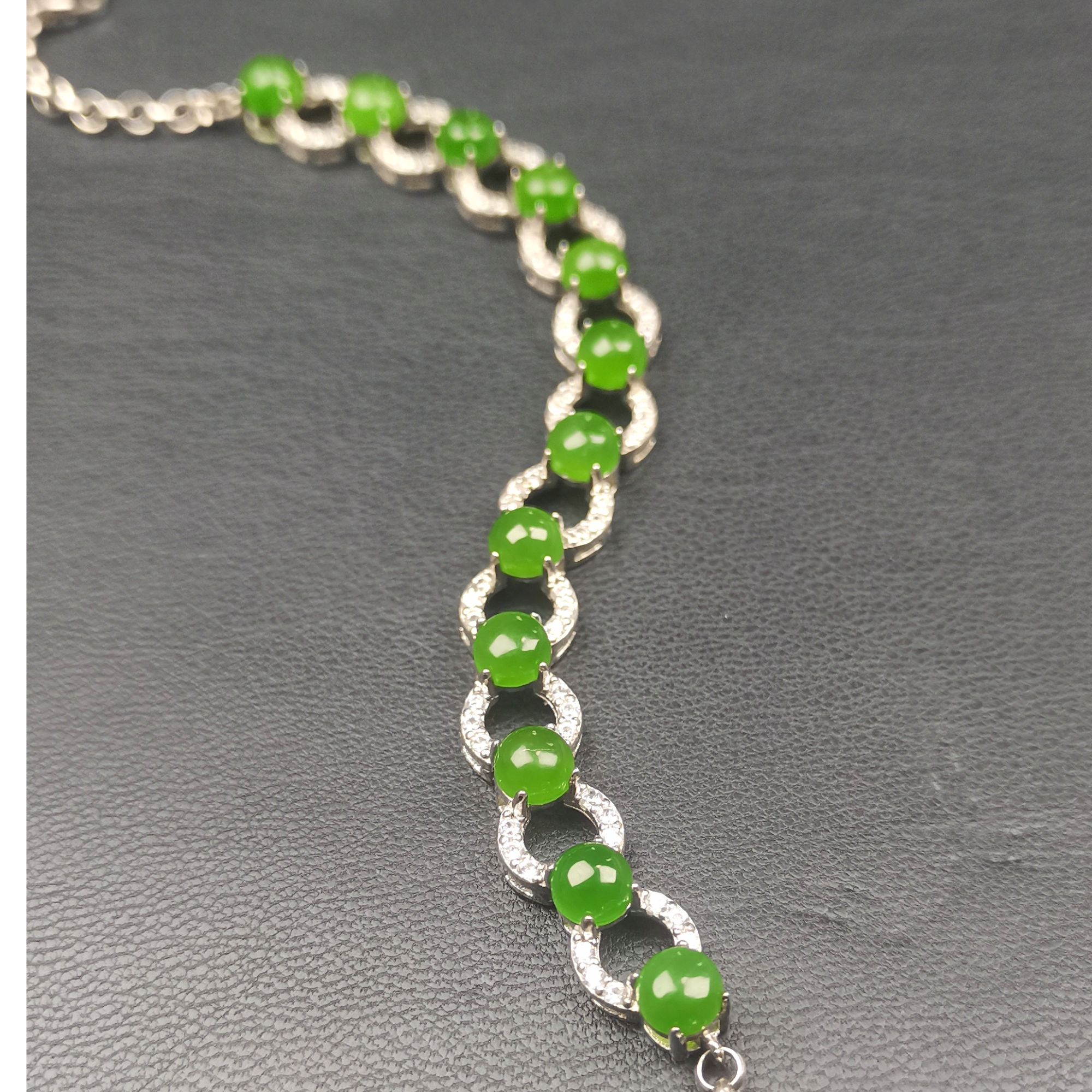 精美气质时尚天然和田玉碧玉手链