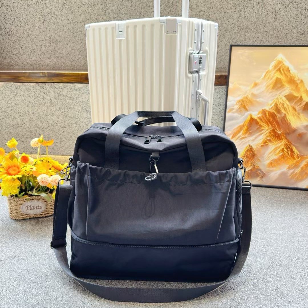 《高品男女同款短途旅行，健身必备包加高加容量》洋气时尚休闲百搭