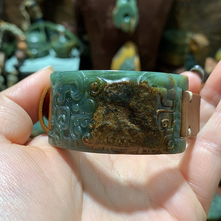 未镶嵌岫岩河磨玉（透闪石质玉）挂件麒