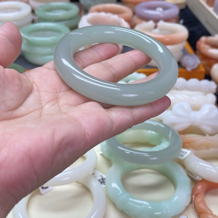 未镶嵌石英岩玉珠宝奇石苍**月