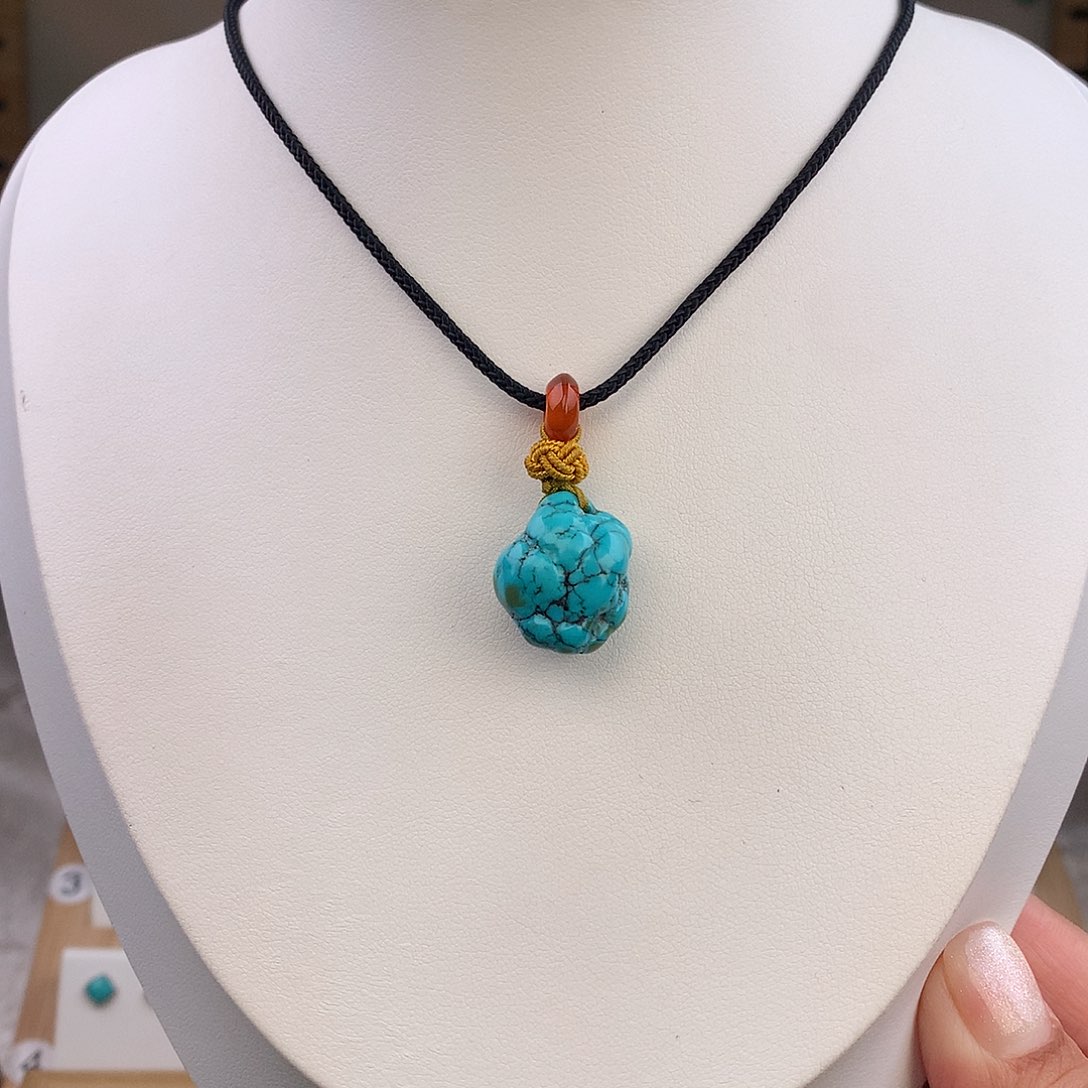 绿松石未镶嵌颈饰