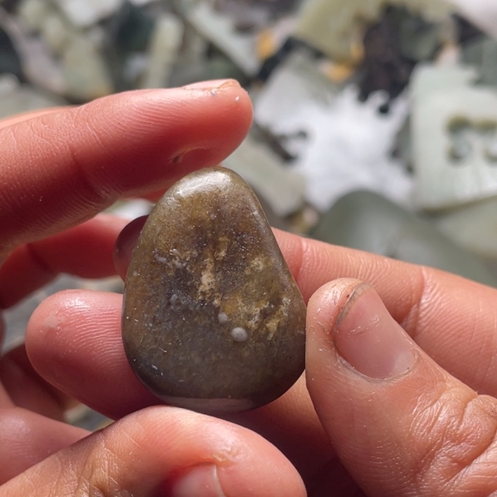 河***易和田玉未镶嵌珠宝半成品