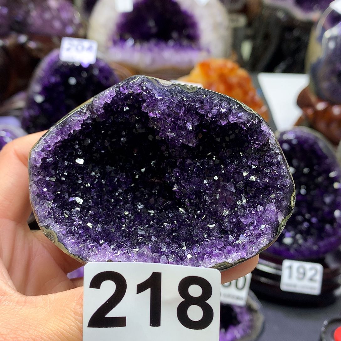 摩***女水晶摆件未镶嵌水晶摆件m