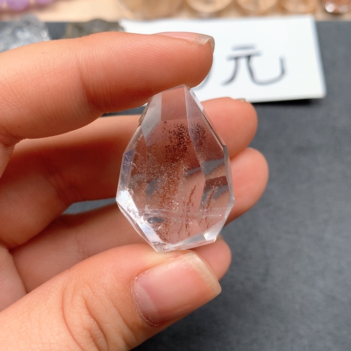 未镶嵌颈饰水晶樱**?水晶