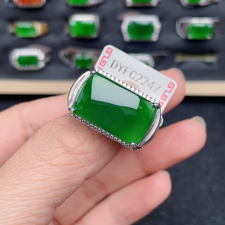 翡翠戒指银S925镶嵌?****?没运费险编号2247