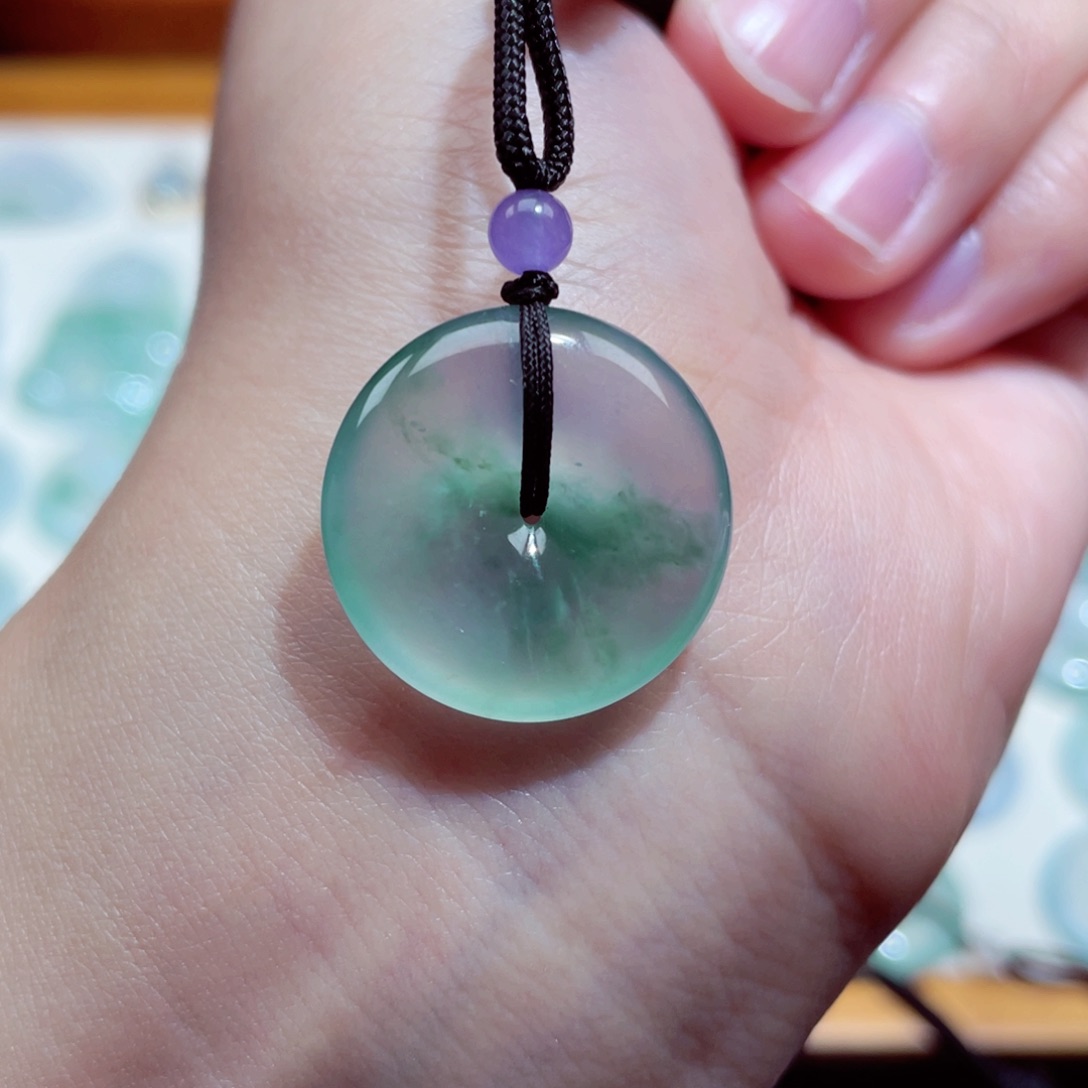 翡翠颈饰未镶嵌扣子