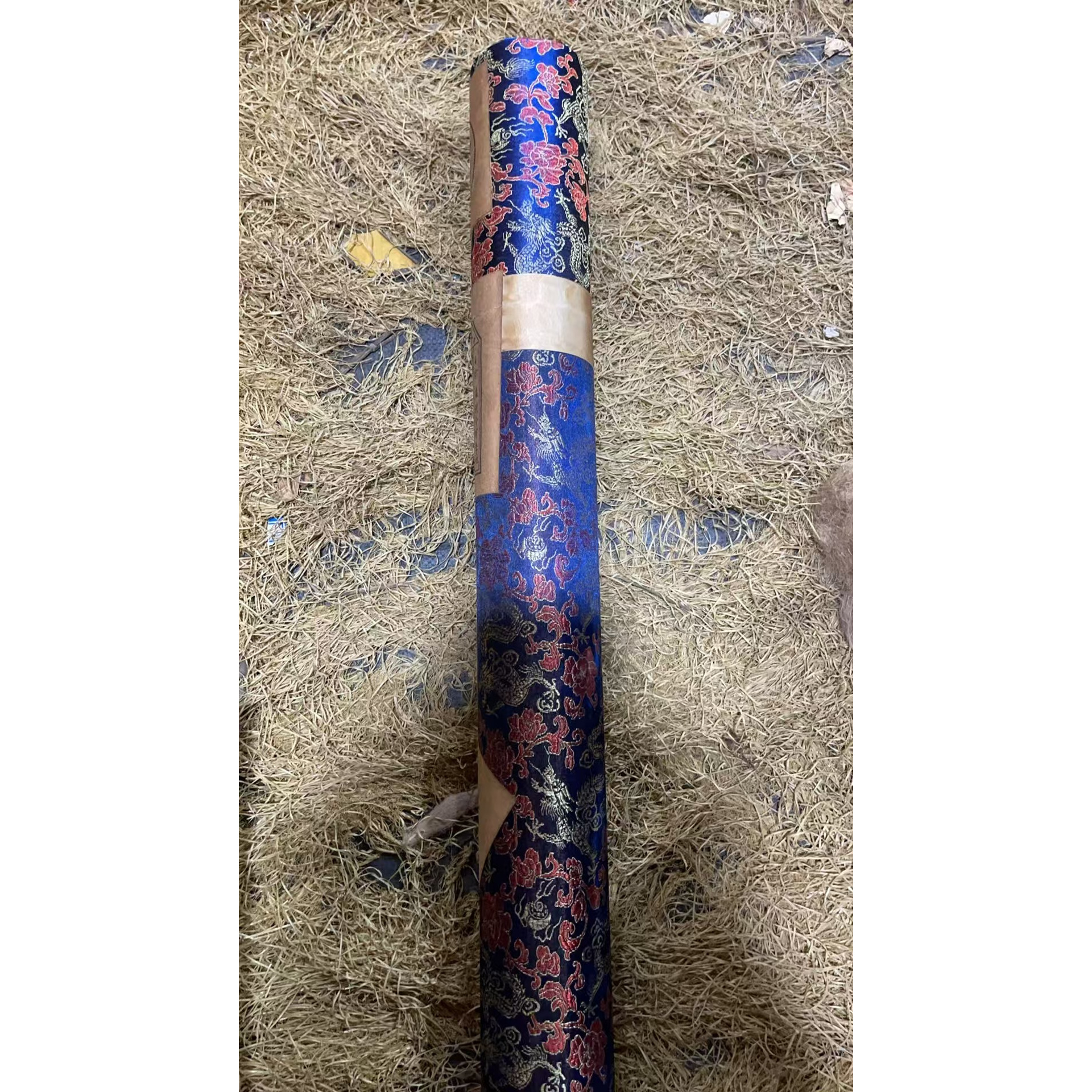 拉蓝色刺绣圆桶一个