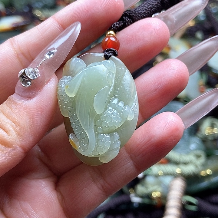 和田玉颈饰足铂镶嵌