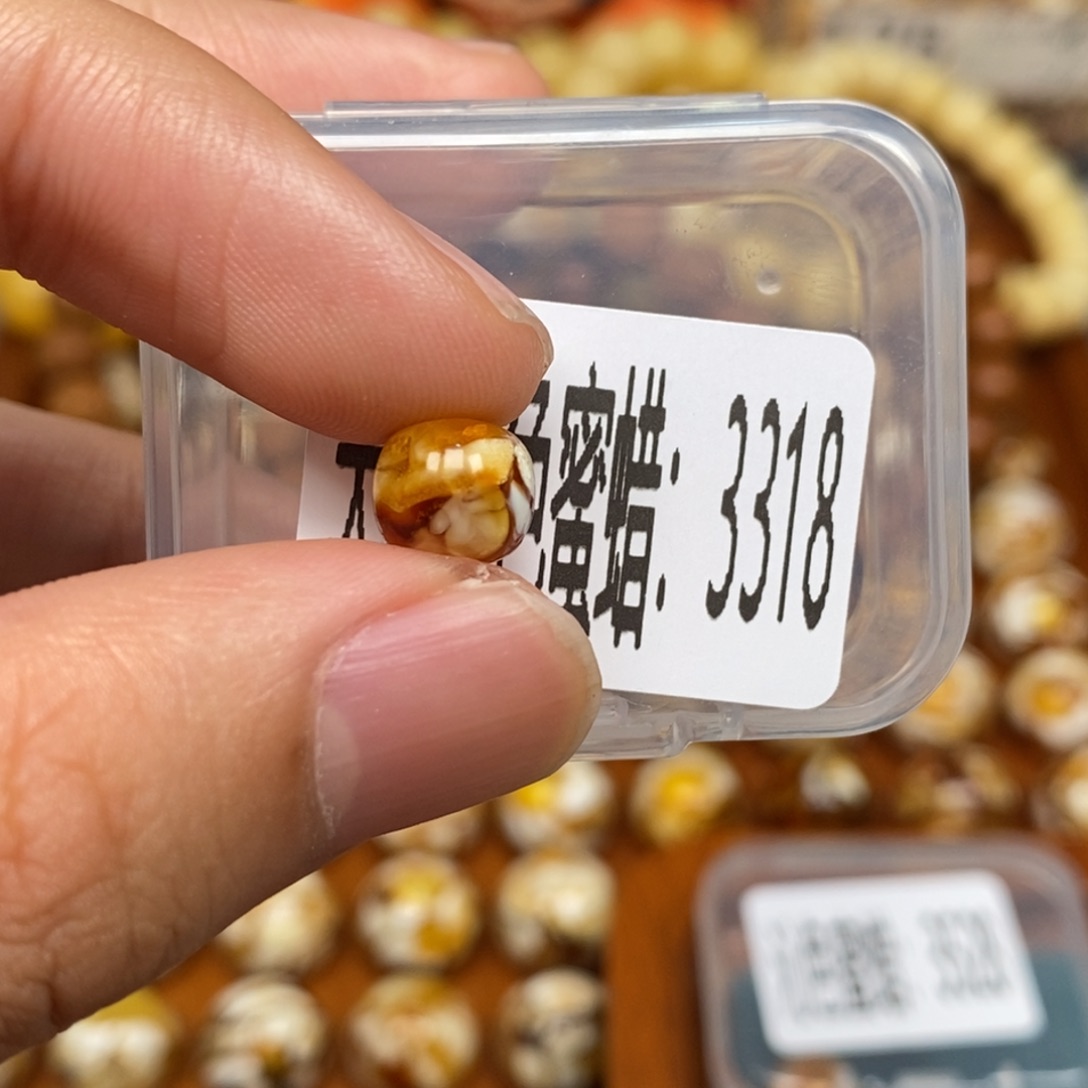 蜜蜡未镶嵌珠宝奇石3318