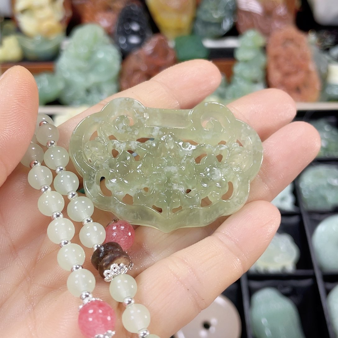 和田玉（糖玉）颈饰未镶嵌