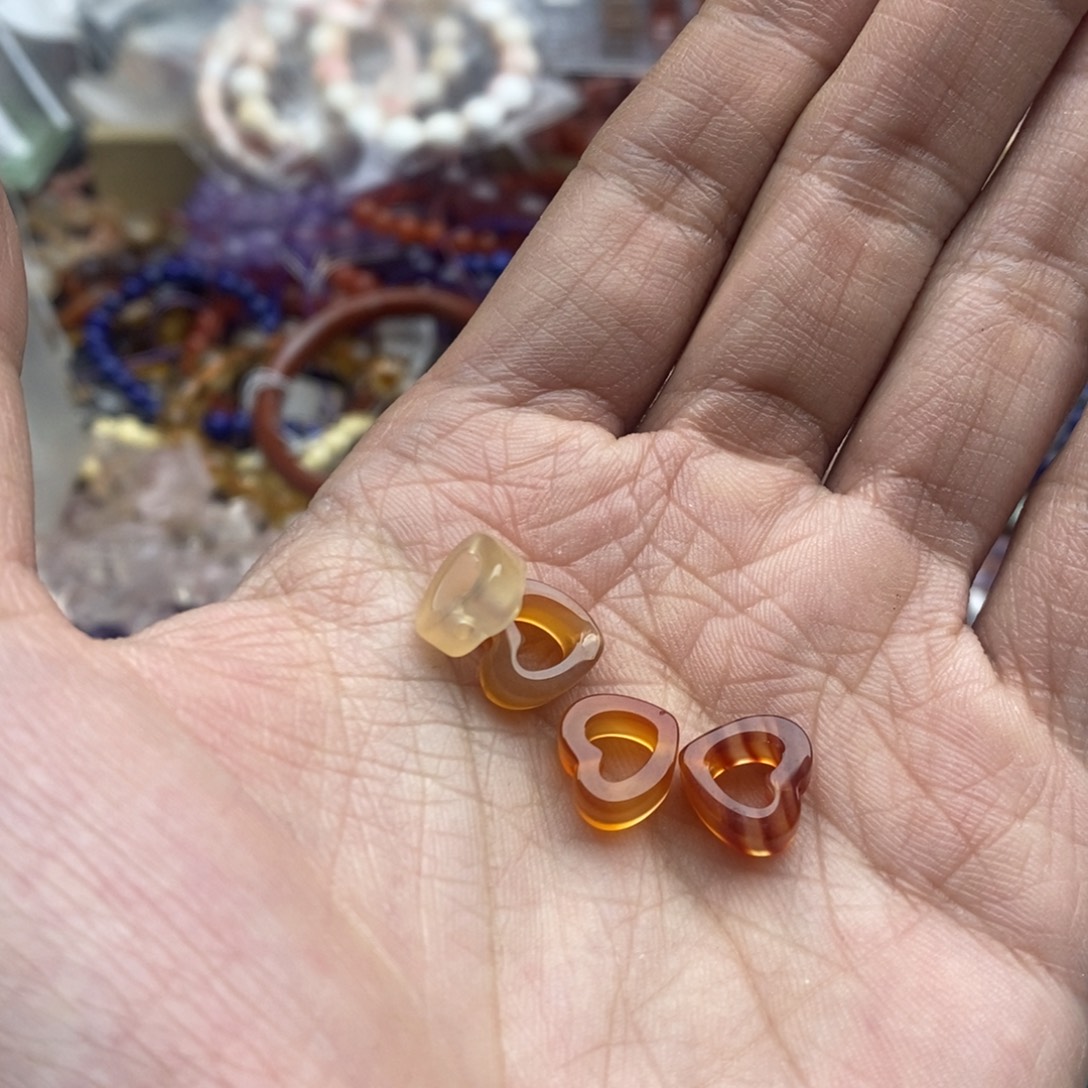 玛瑙/玉髓未镶嵌珠宝半成品四个红玛瑙