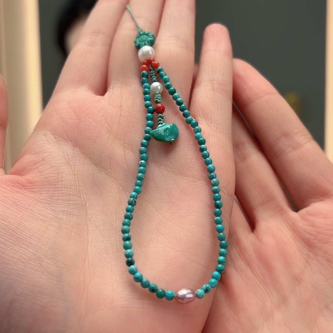 绿松石未镶嵌颈饰