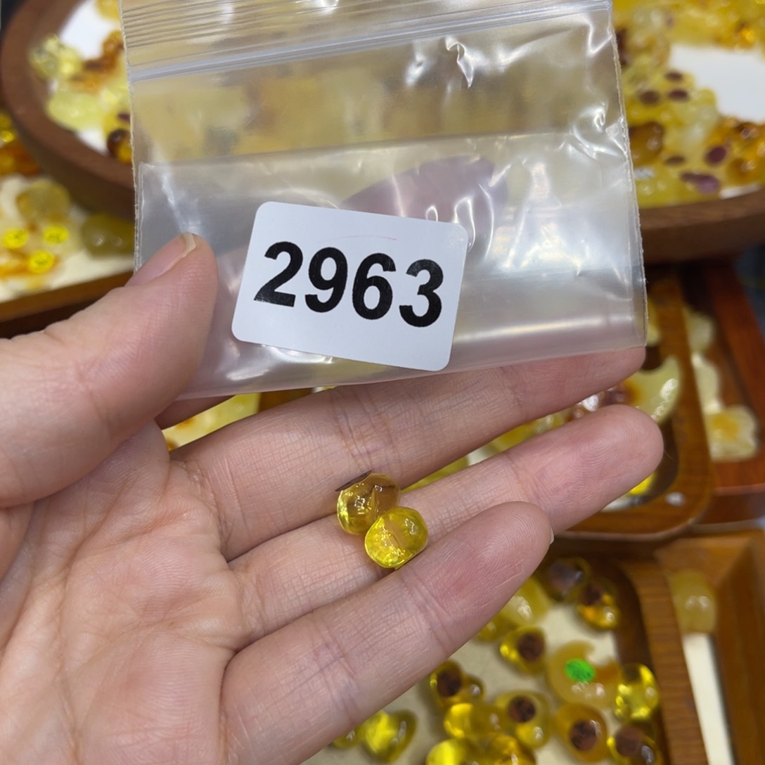 琥珀珠宝奇石未镶嵌