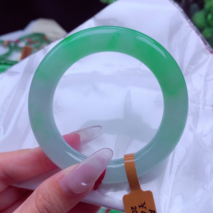 翡翠未镶嵌手镯翡翠