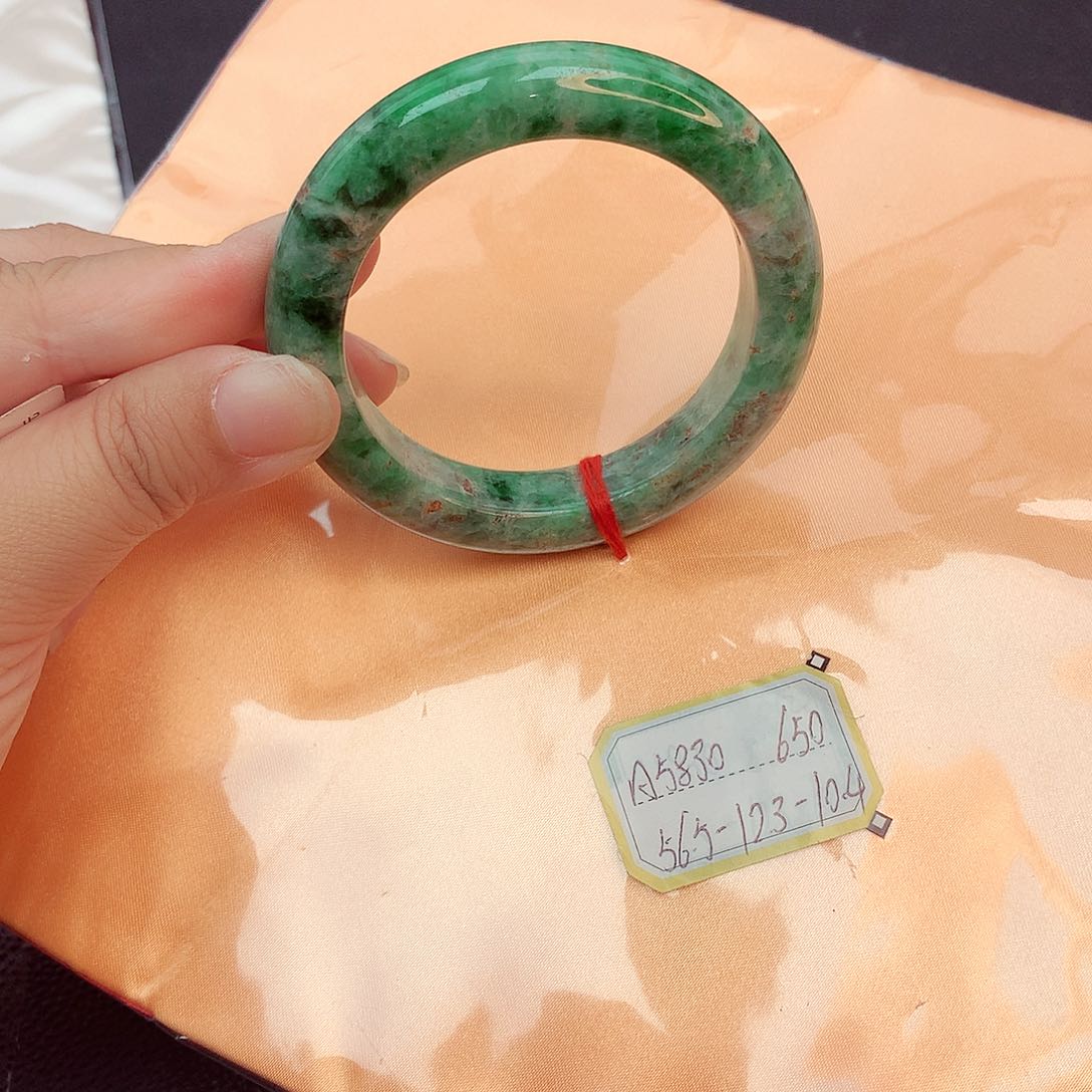 翡翠手镯未镶嵌天然缅甸翡翠A货