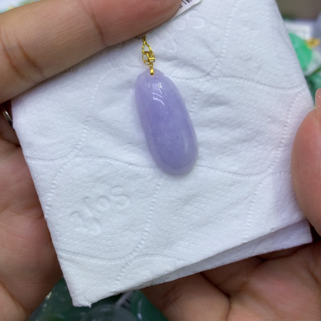 颈饰18K金镶嵌翡翠