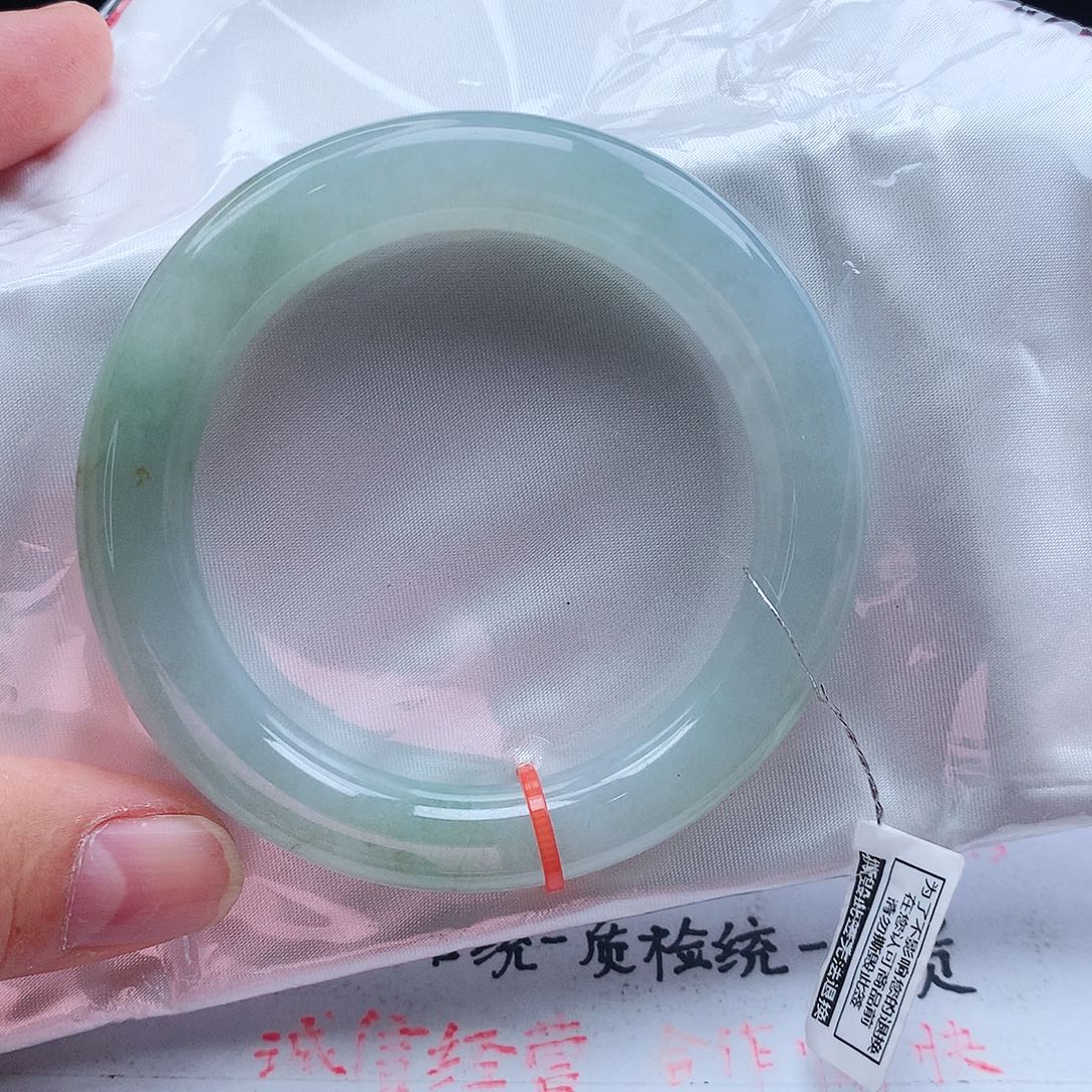 翡翠手镯未镶嵌天然翡翠手镯