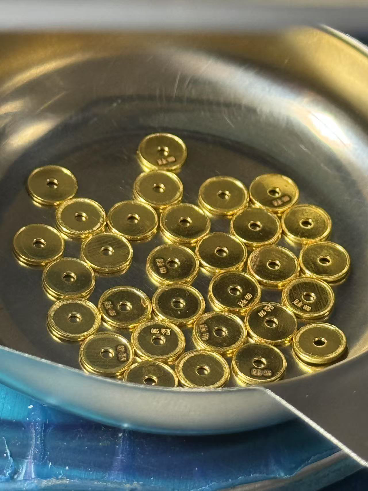 足金999，足金配饰，重6.93克