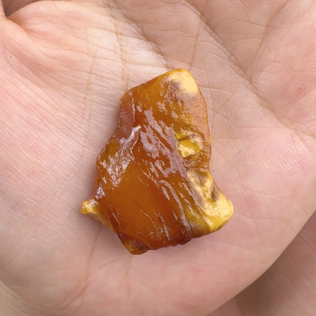 琥珀未镶嵌裸石5.2克