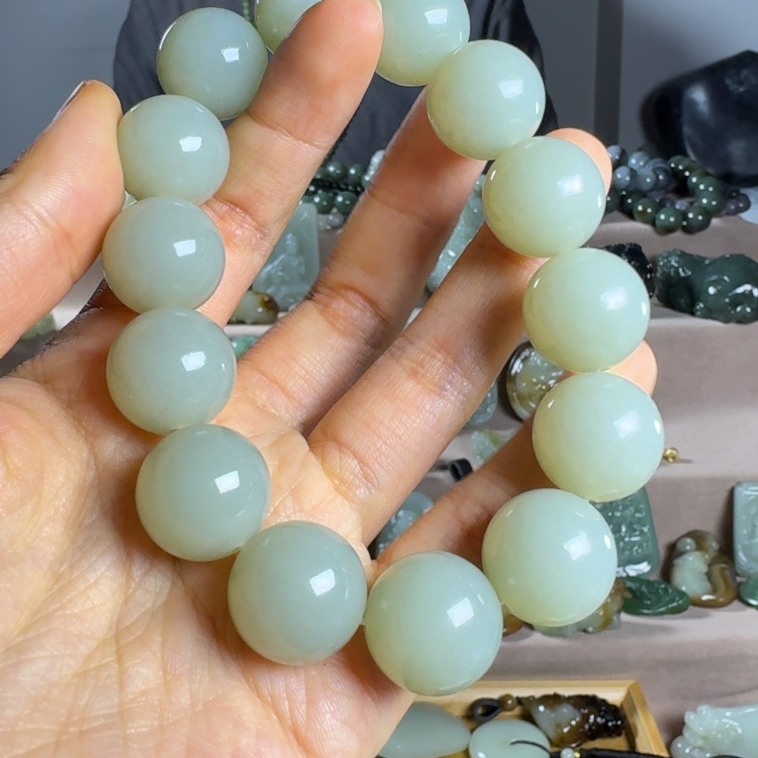 和田玉（糖玉）颈饰未镶嵌