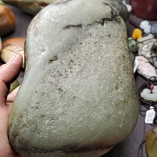 和田玉未镶嵌把件