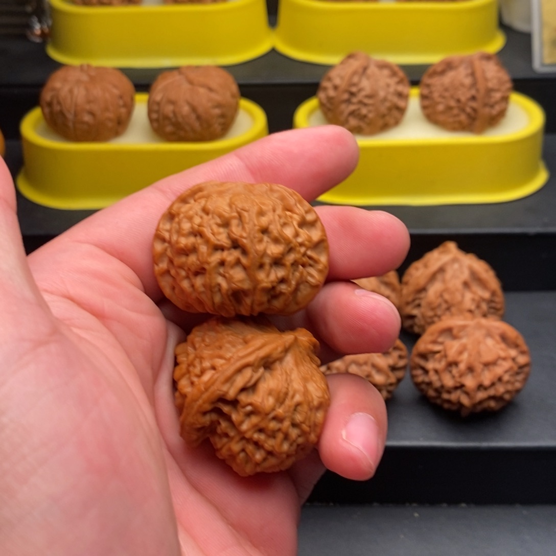 稀***。吊坠文玩核桃40核王