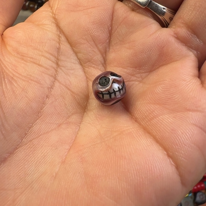 琉璃/树脂/塑料类?