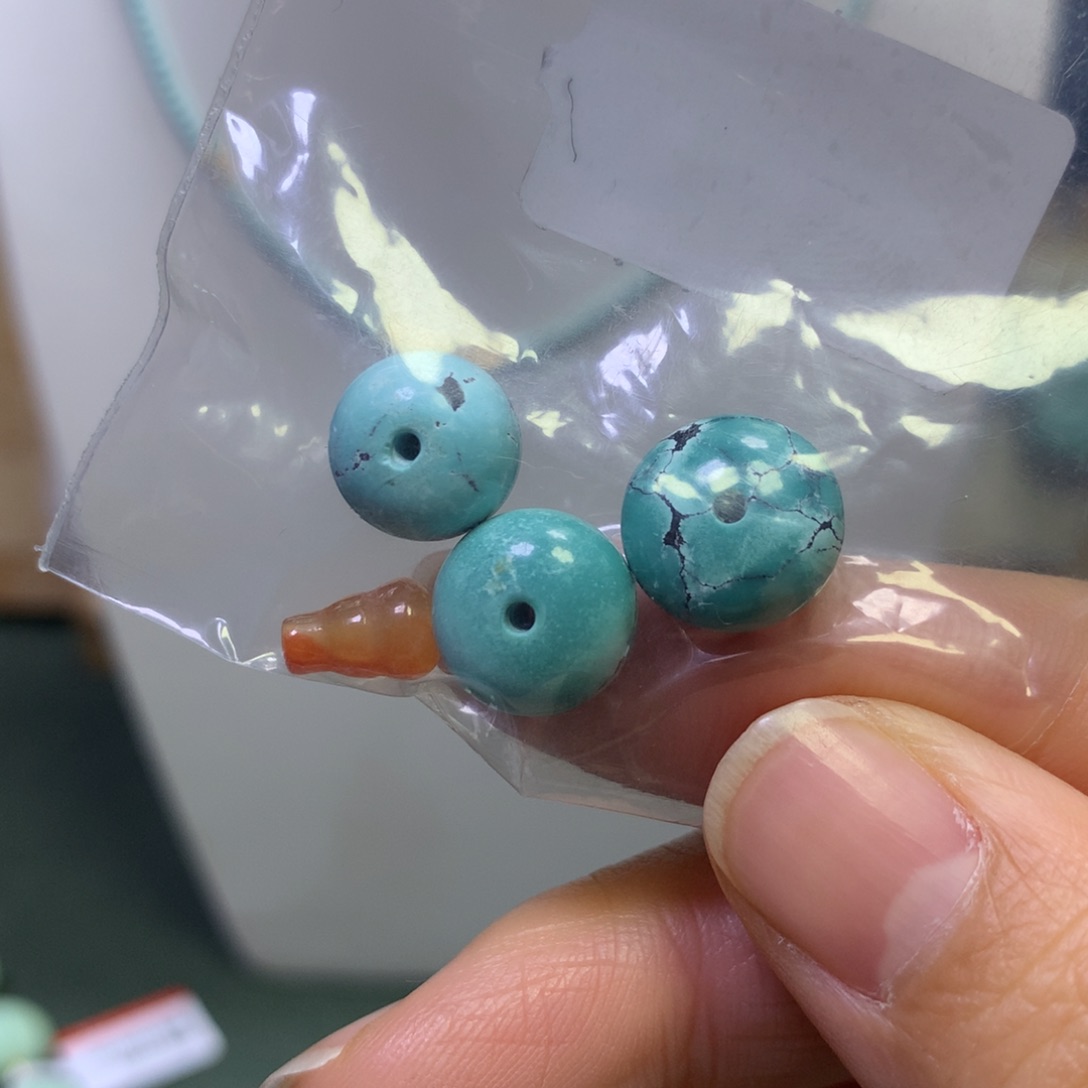 南红玛瑙配饰未镶嵌
