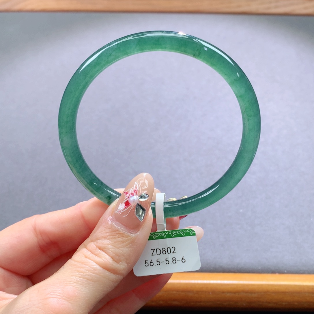 翡翠手镯未镶嵌天然翡翠手镯叮当镯