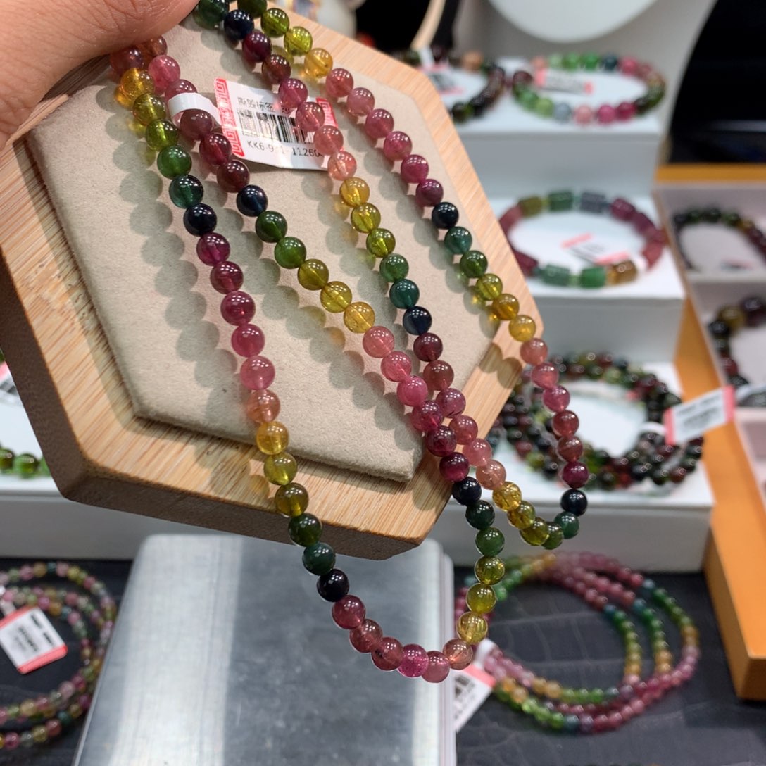 碧玺手链未镶嵌    5.4mm。      