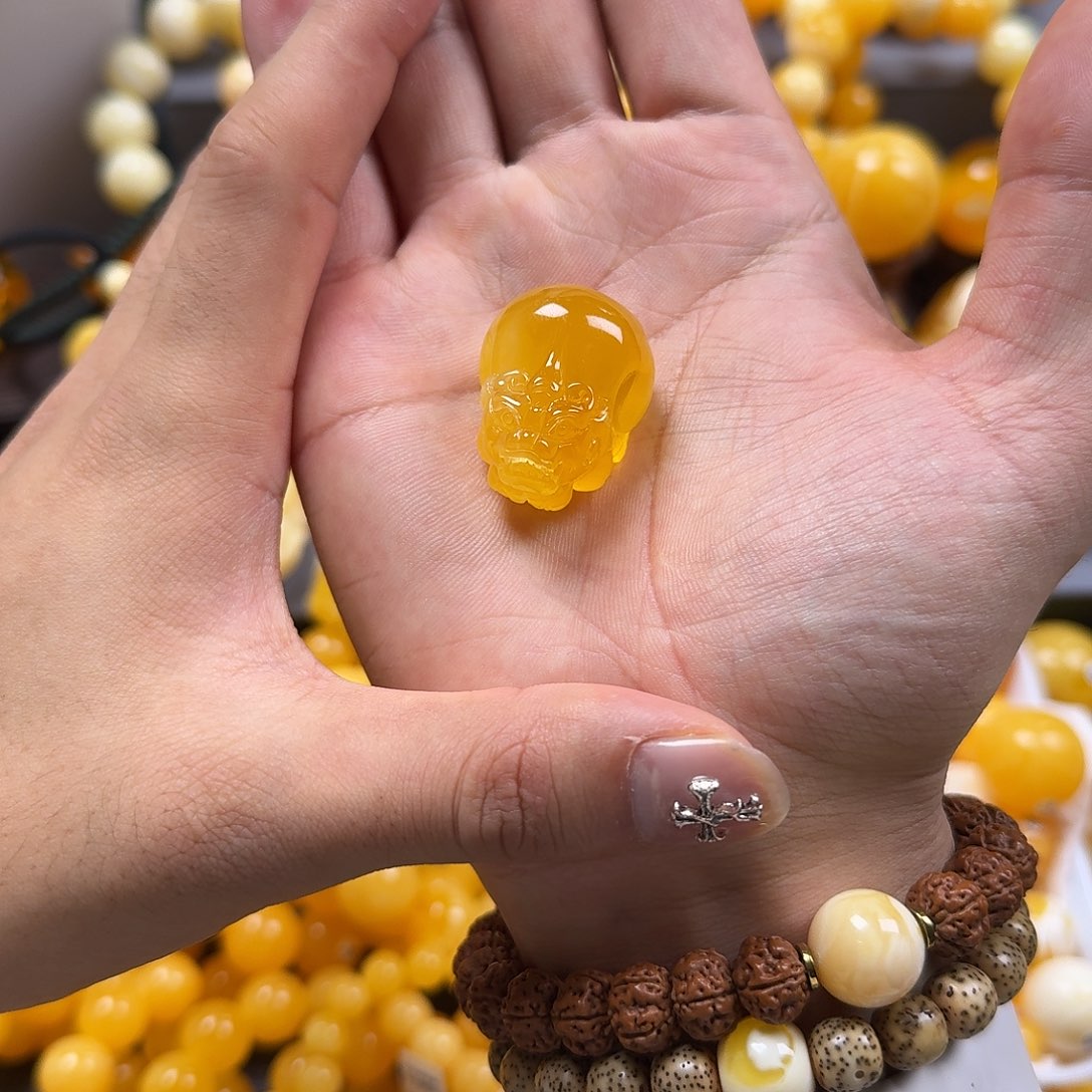 琥珀珠宝奇石未镶嵌