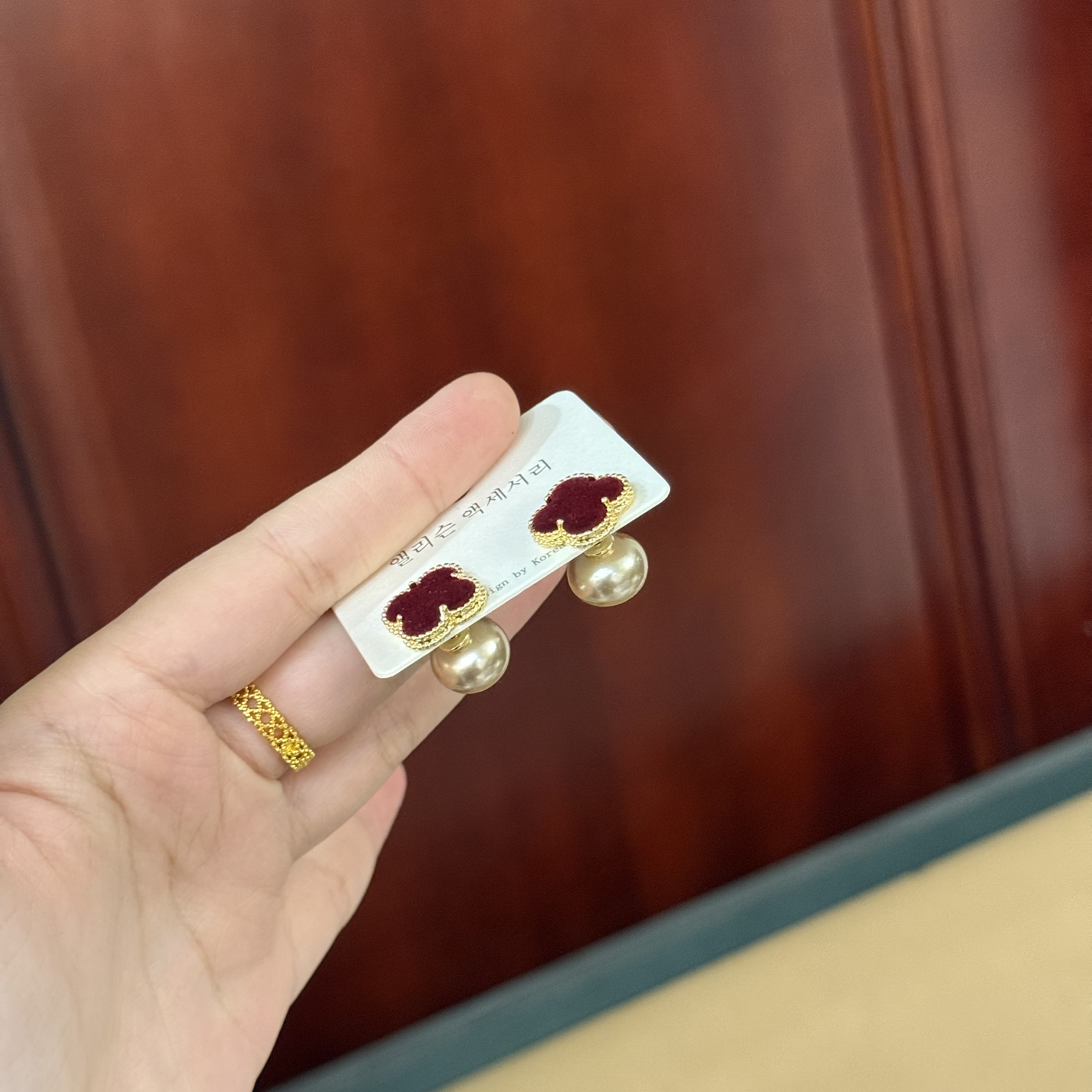 铜合金仿珍珠耳饰 2595 东大门正版 秋冬款四叶花珠光时尚耳环