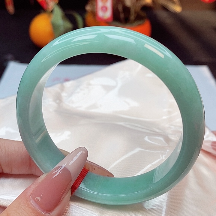 翡翠手镯未镶嵌57圈