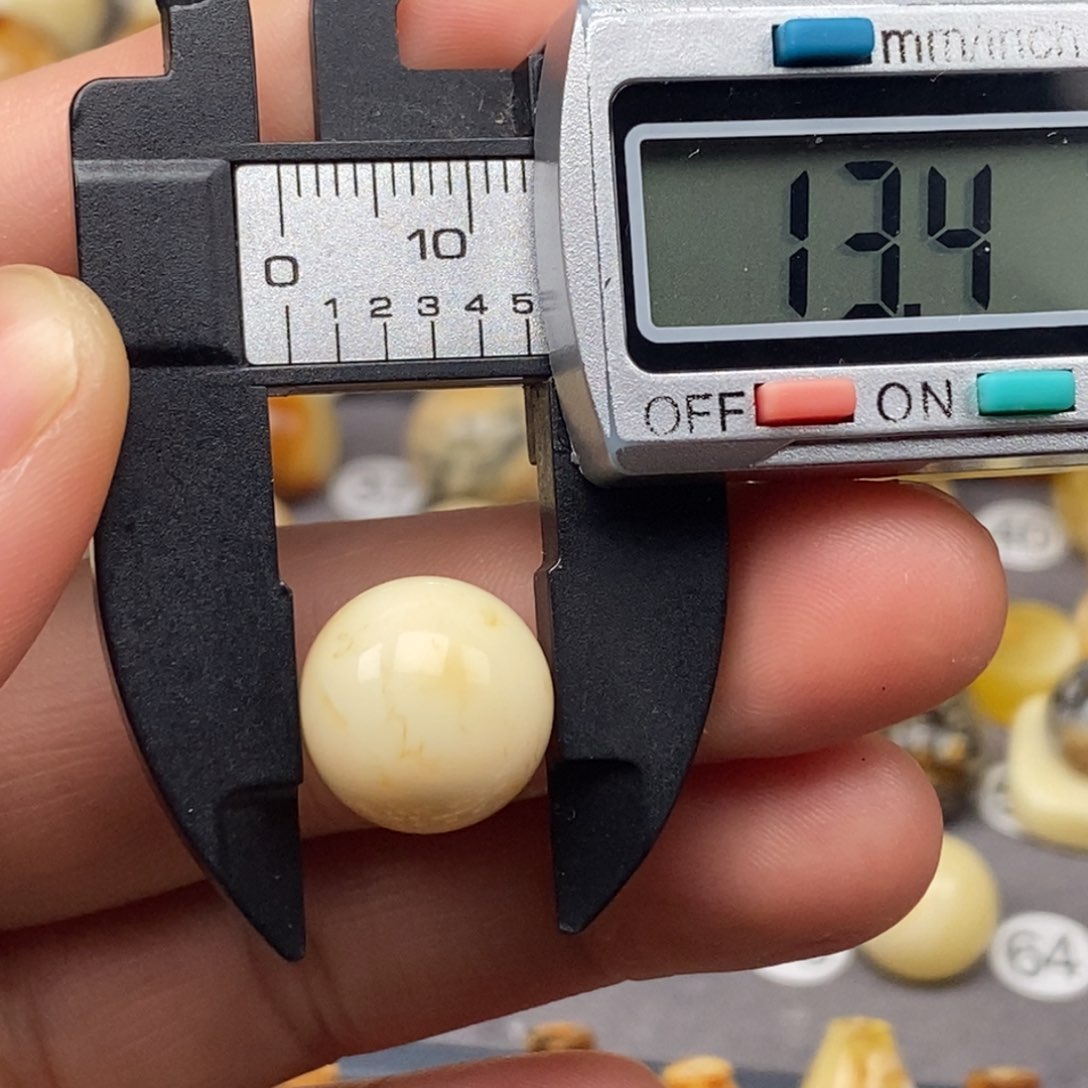 蜜蜡珠宝奇石未镶嵌