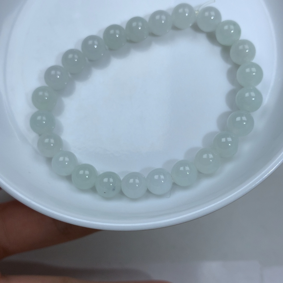 翡翠颈饰未镶嵌卡6.9。单圈。