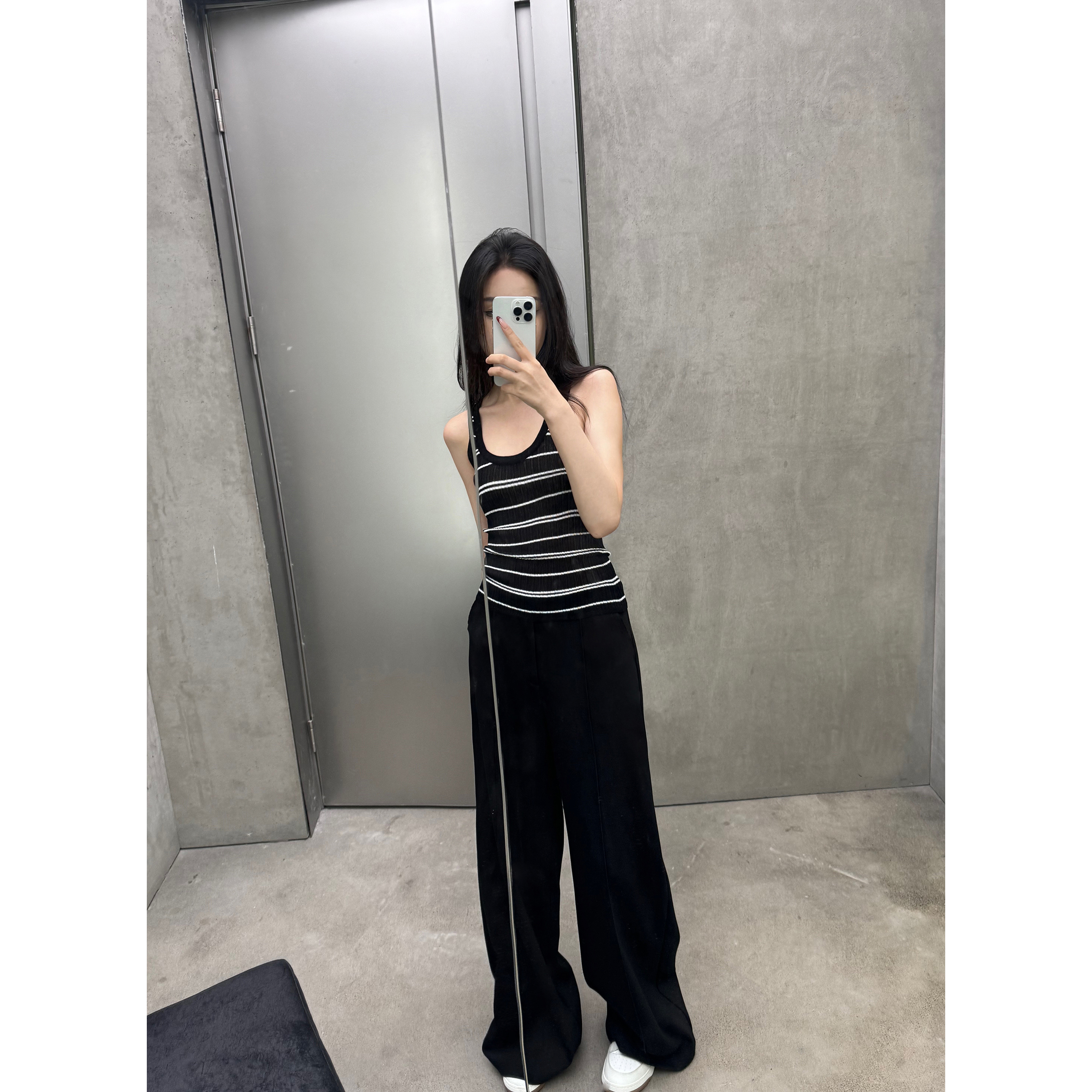 5werkwen  U领特种纱条纹镂空背心修身显瘦针织打底上衣 