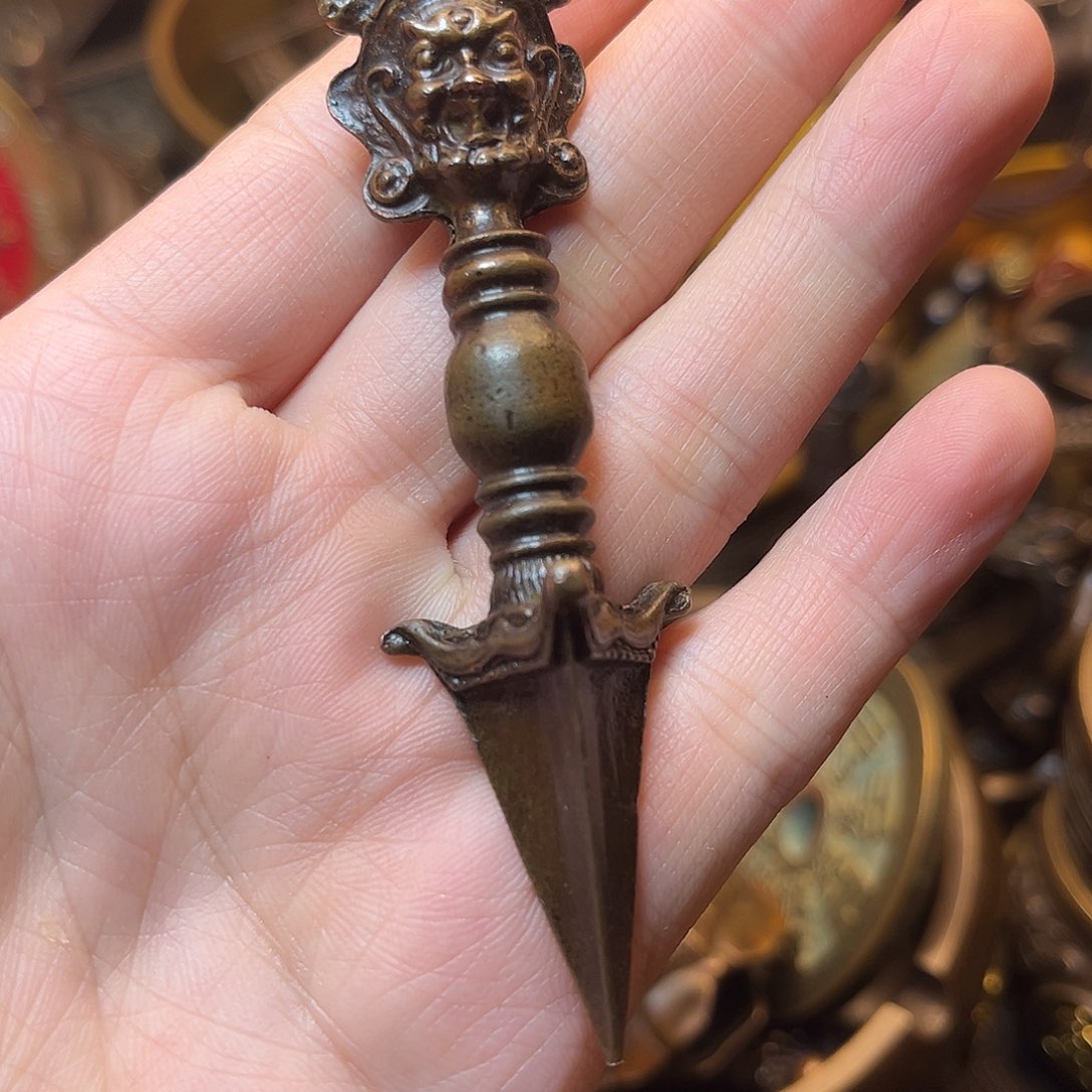 精美铜器工艺品等