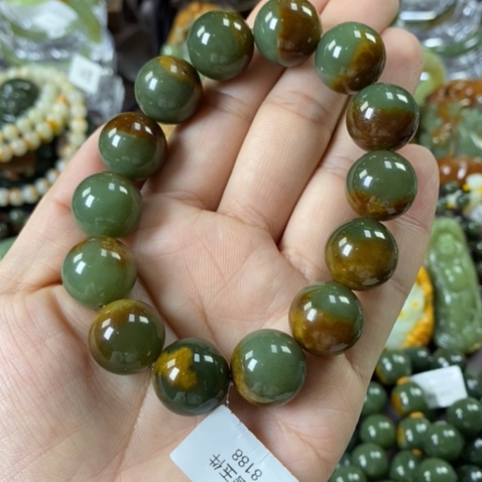 透闪石质玉手串未镶嵌龙**海