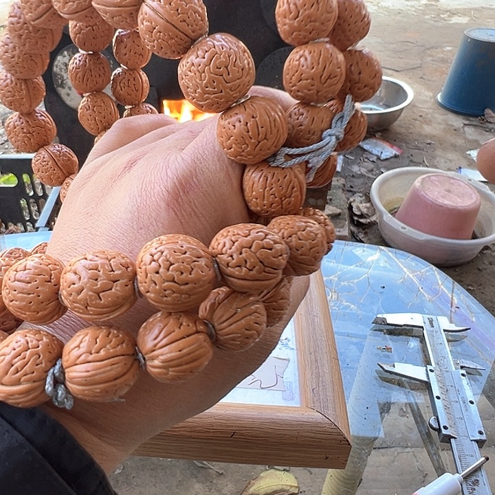 大叶紫檀（黑酸枝木类）17桃手持