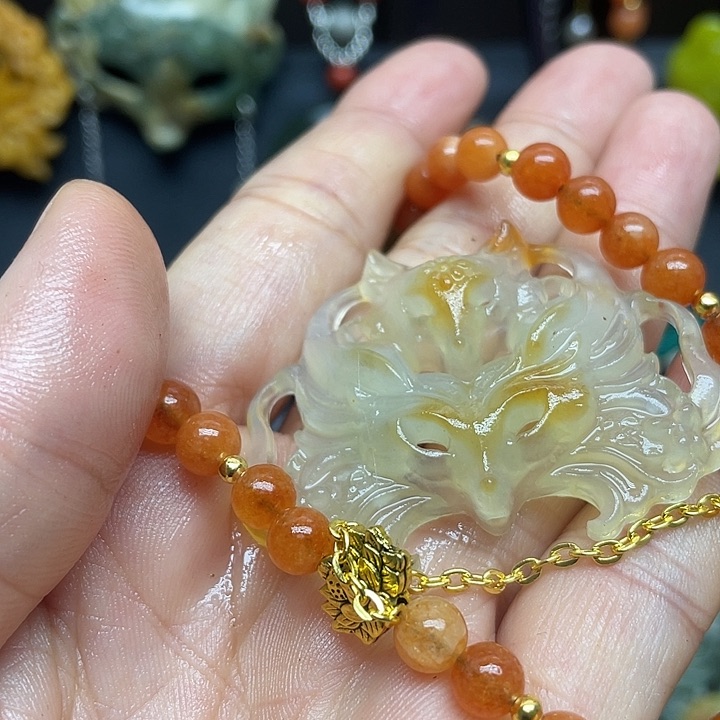 未镶嵌蛇纹石玉颈饰