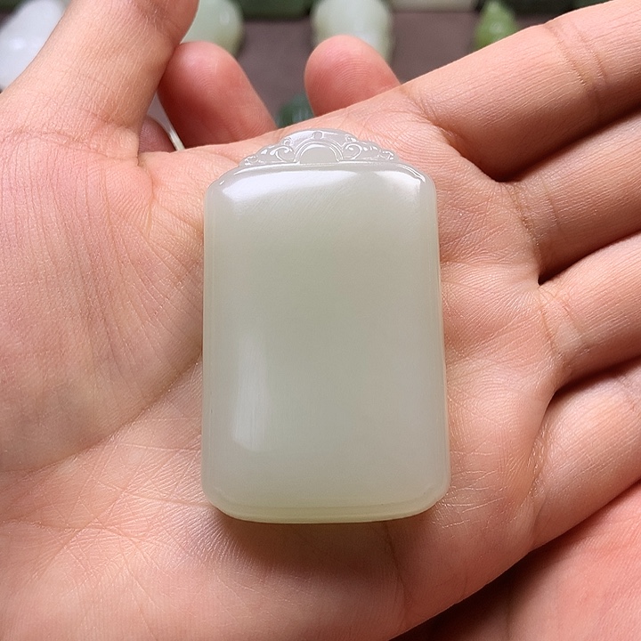 随***远和田玉未镶嵌颈饰