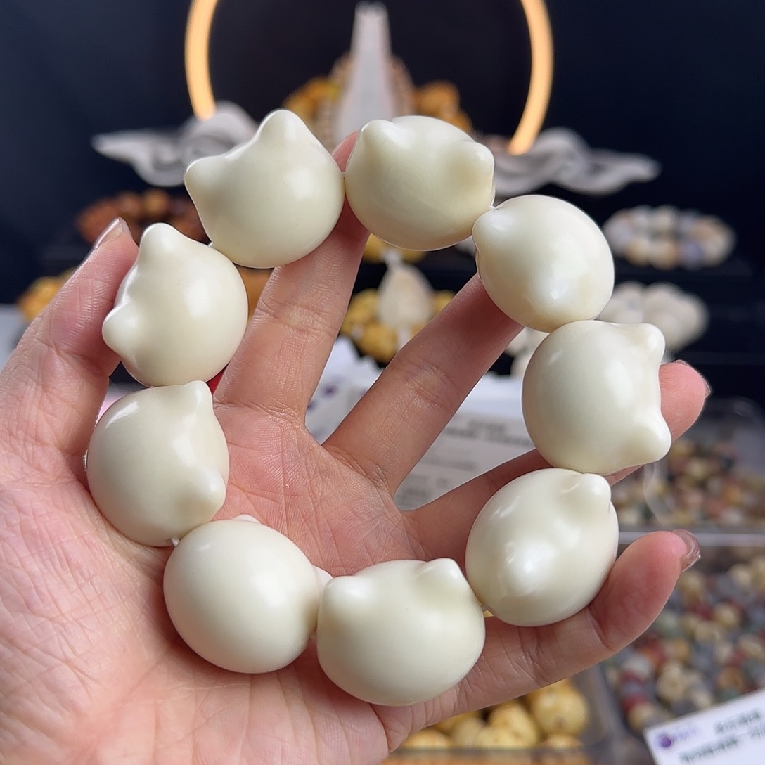 菩提根/象牙果吊坠瑕疵牙果卡29白色猫头1串